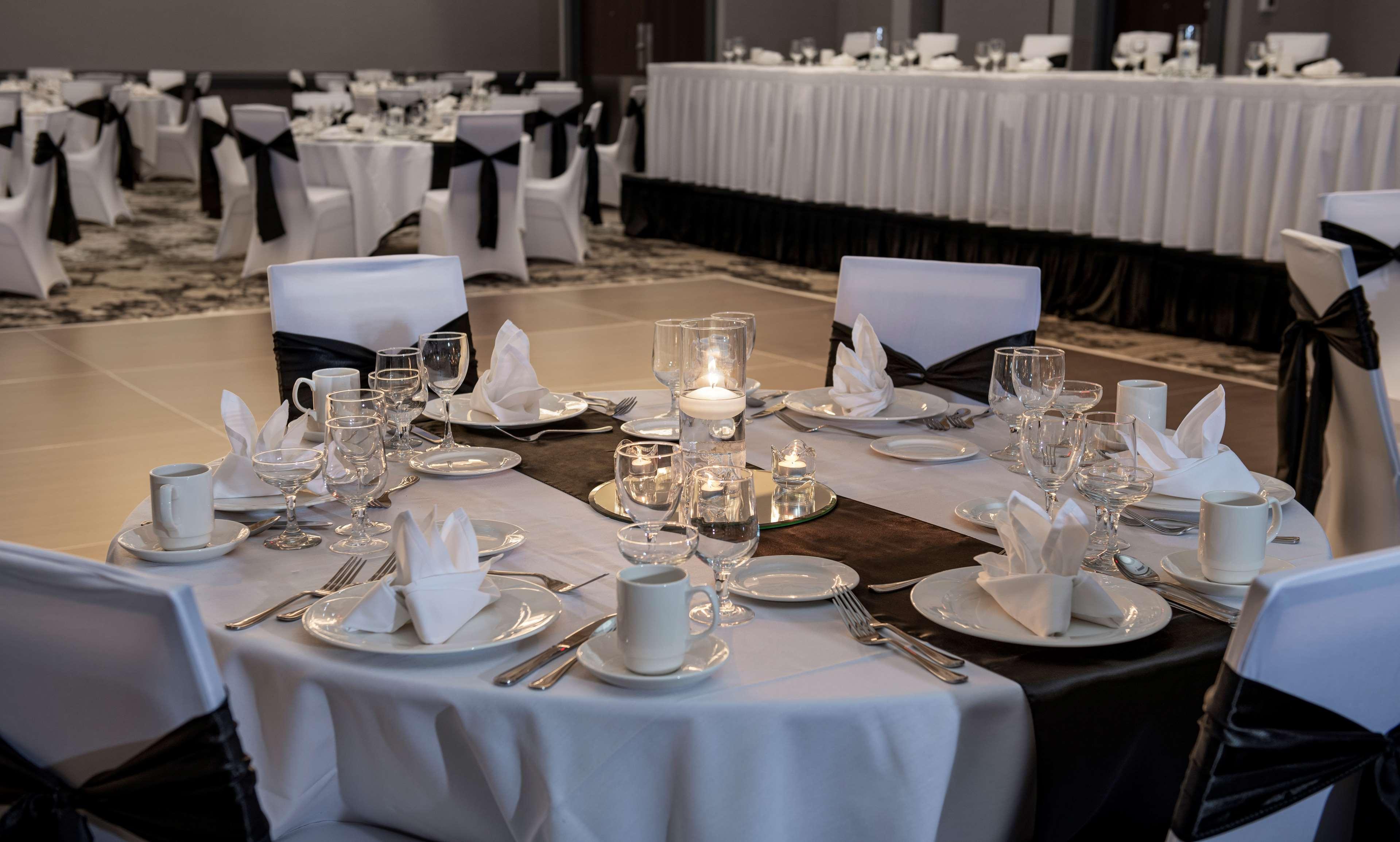 מלון Doubletree By Hilton Madison East מראה חיצוני תמונה