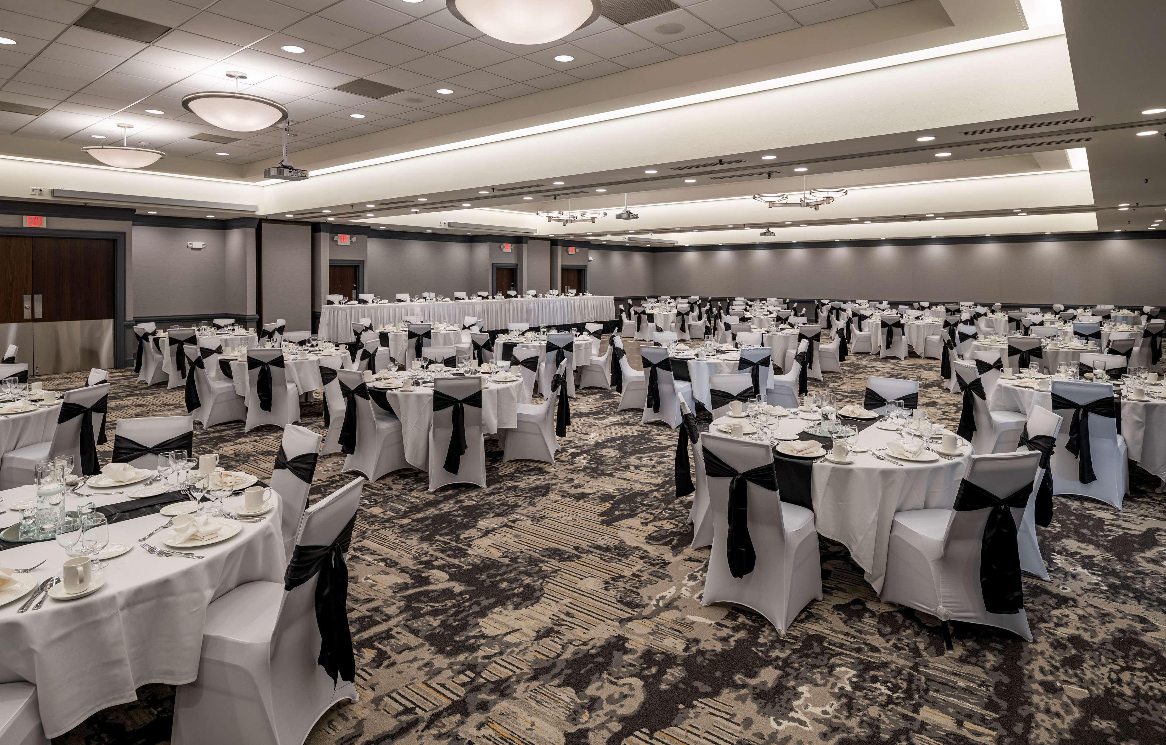 מלון Doubletree By Hilton Madison East מראה חיצוני תמונה