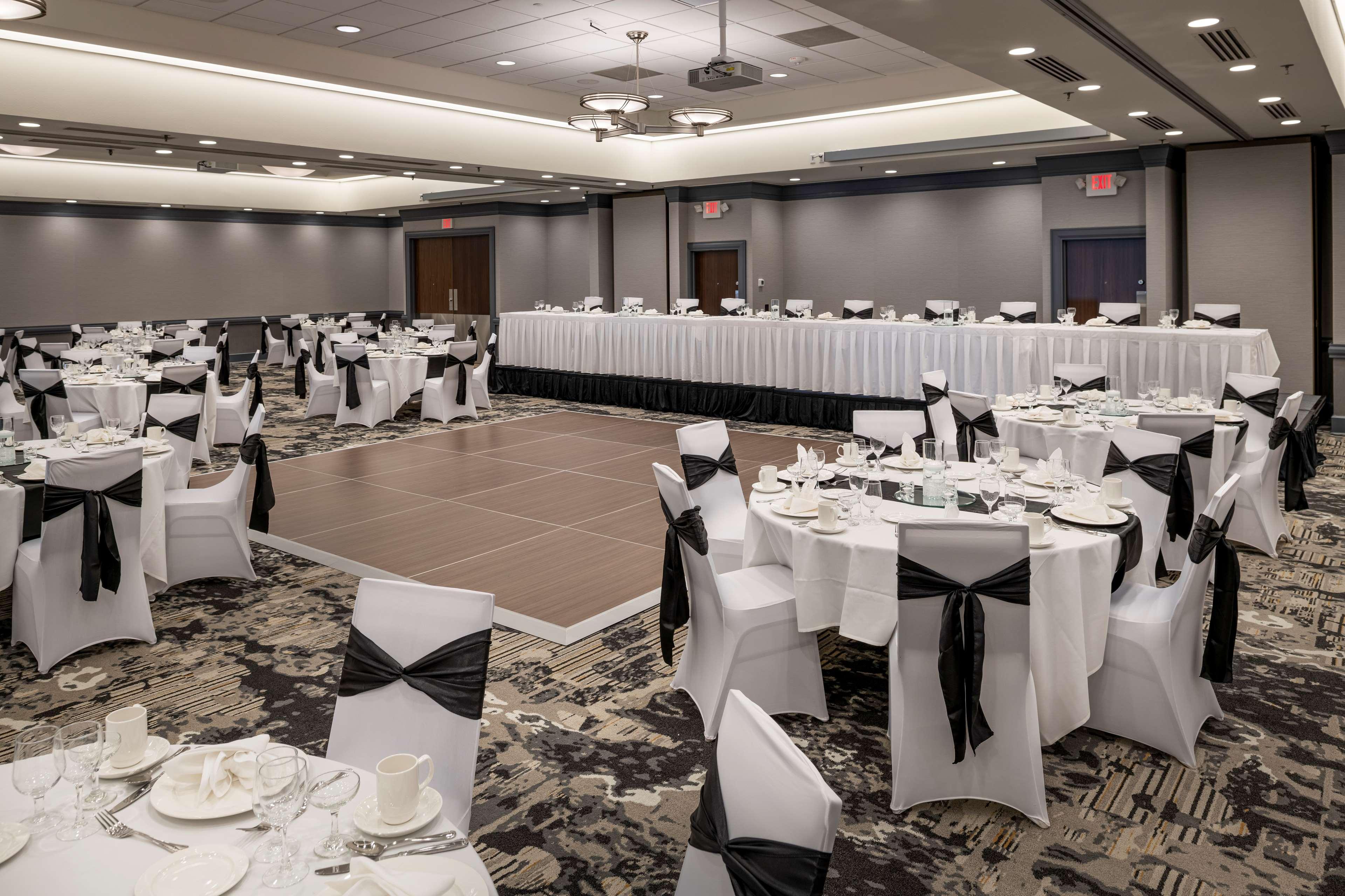 מלון Doubletree By Hilton Madison East מראה חיצוני תמונה