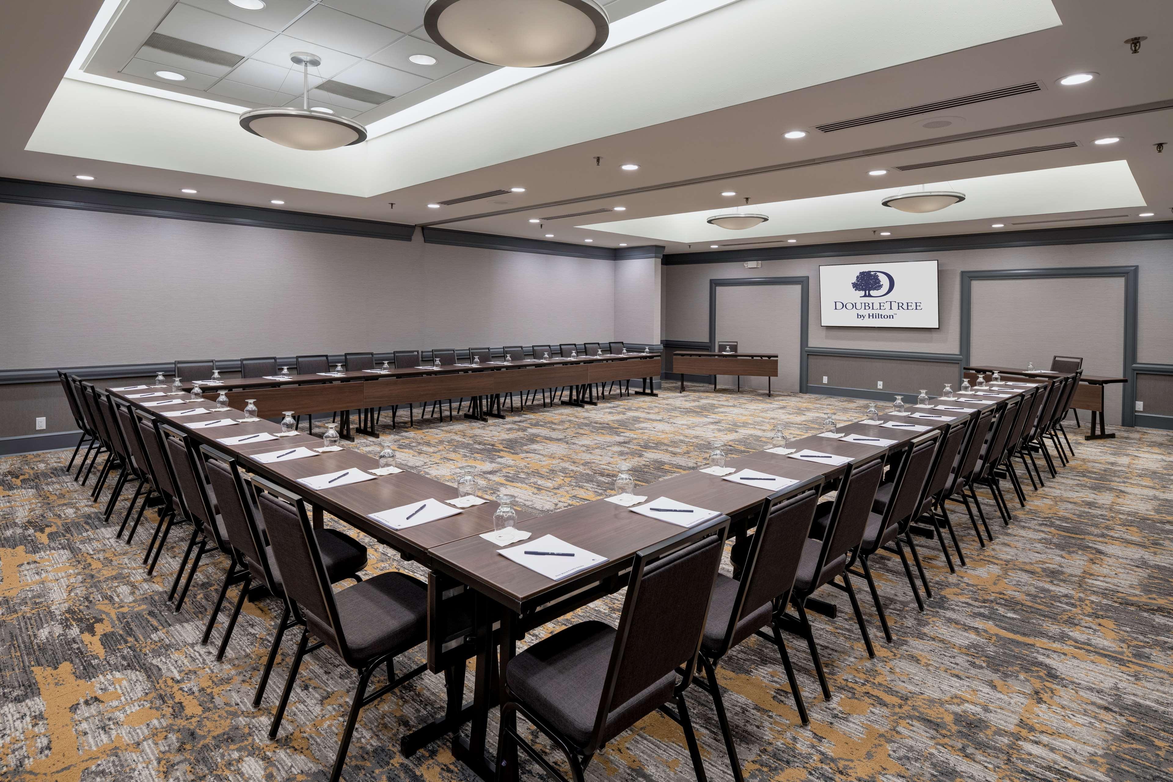 מלון Doubletree By Hilton Madison East מראה חיצוני תמונה