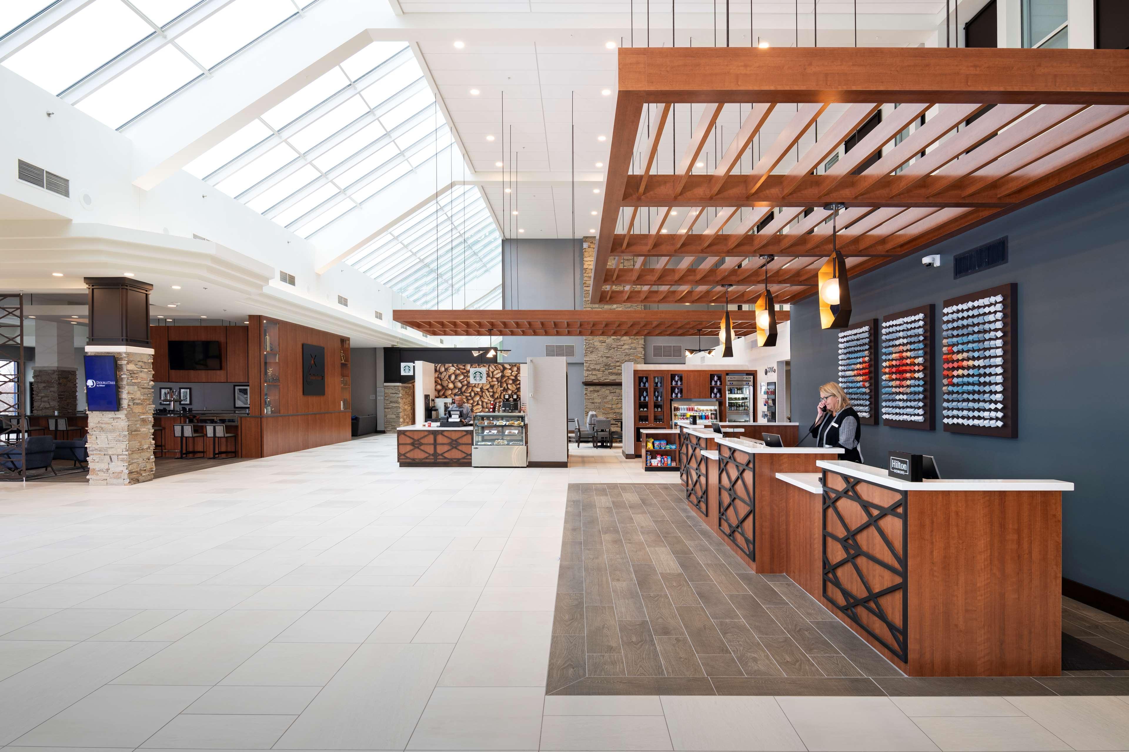 מלון Doubletree By Hilton Madison East מראה חיצוני תמונה