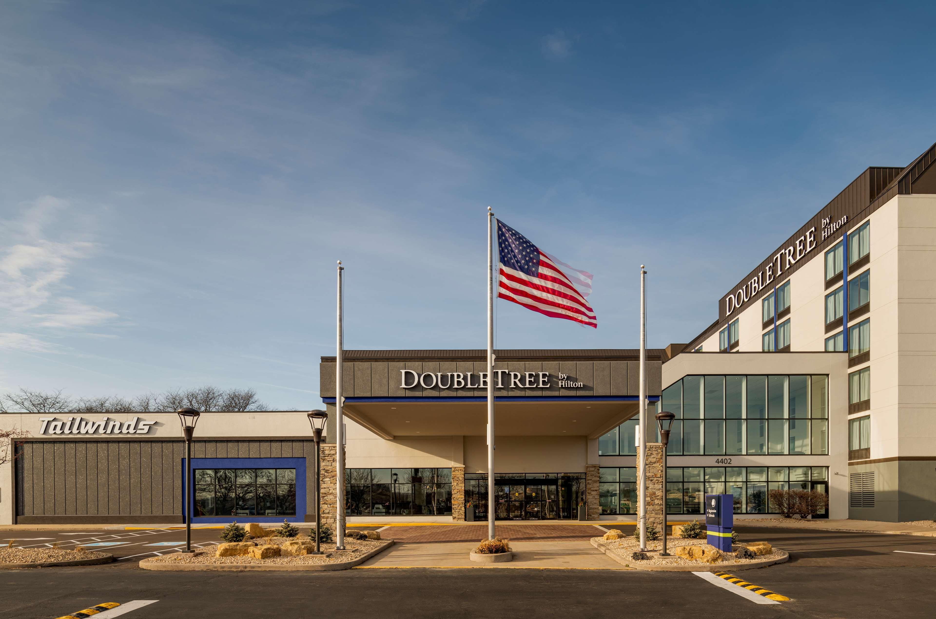 מלון Doubletree By Hilton Madison East מראה חיצוני תמונה