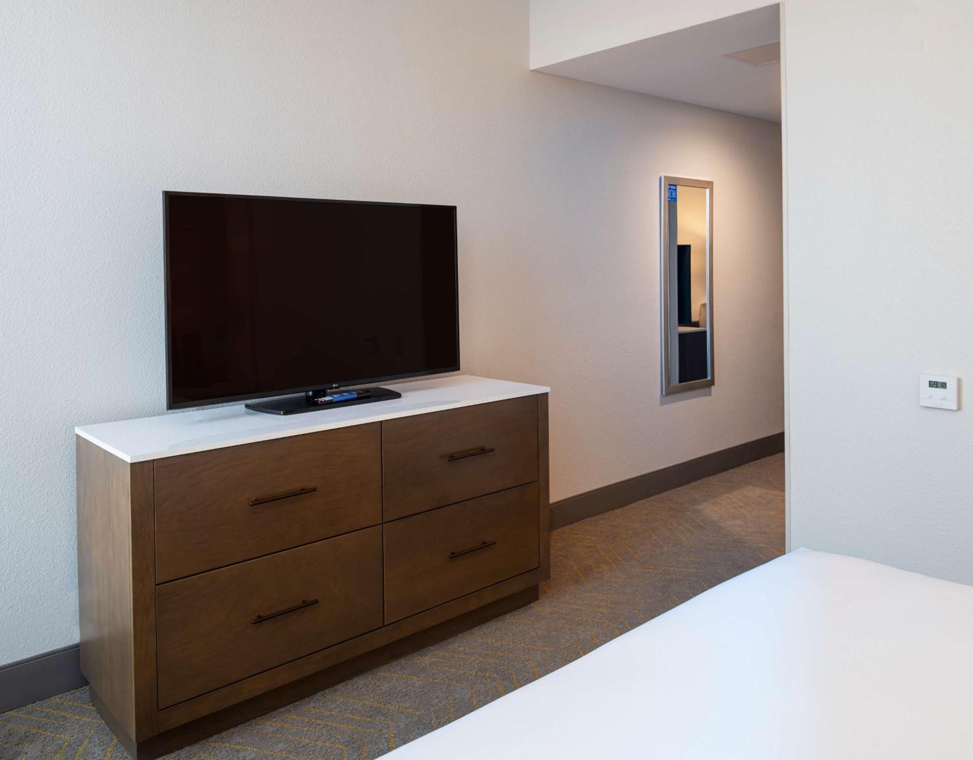 מלון Doubletree By Hilton Madison East מראה חיצוני תמונה