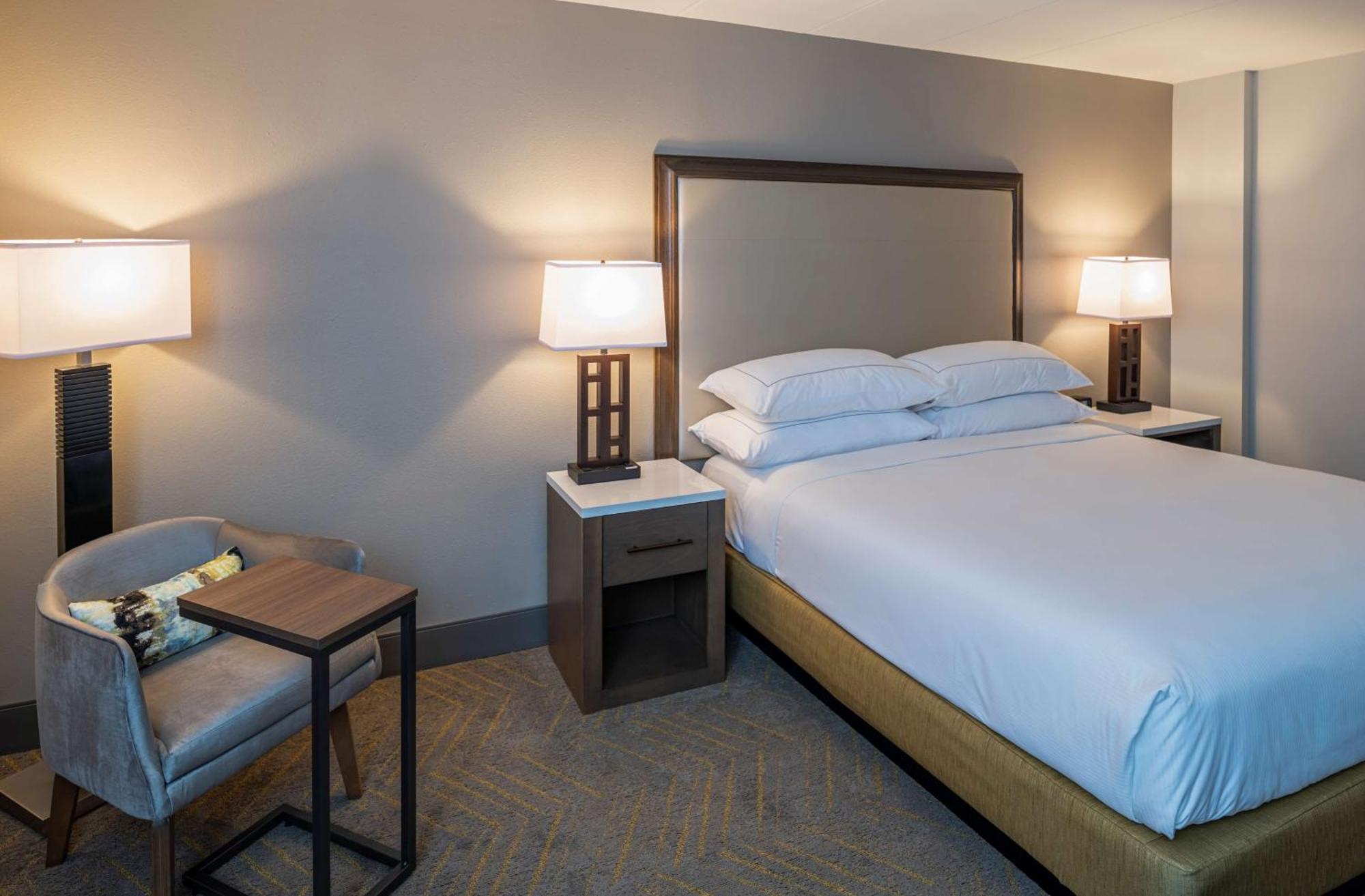 מלון Doubletree By Hilton Madison East מראה חיצוני תמונה