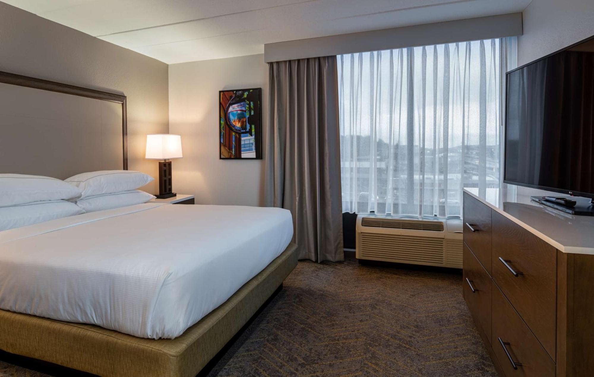 מלון Doubletree By Hilton Madison East מראה חיצוני תמונה