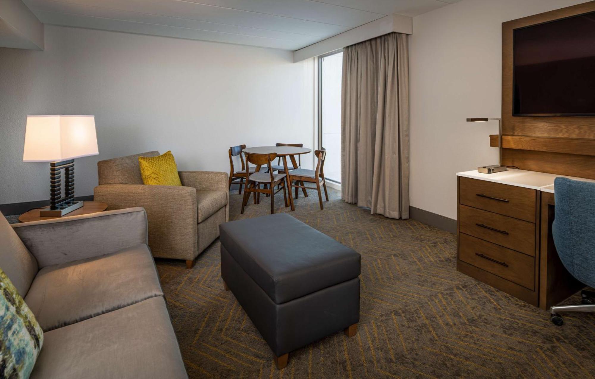 מלון Doubletree By Hilton Madison East מראה חיצוני תמונה
