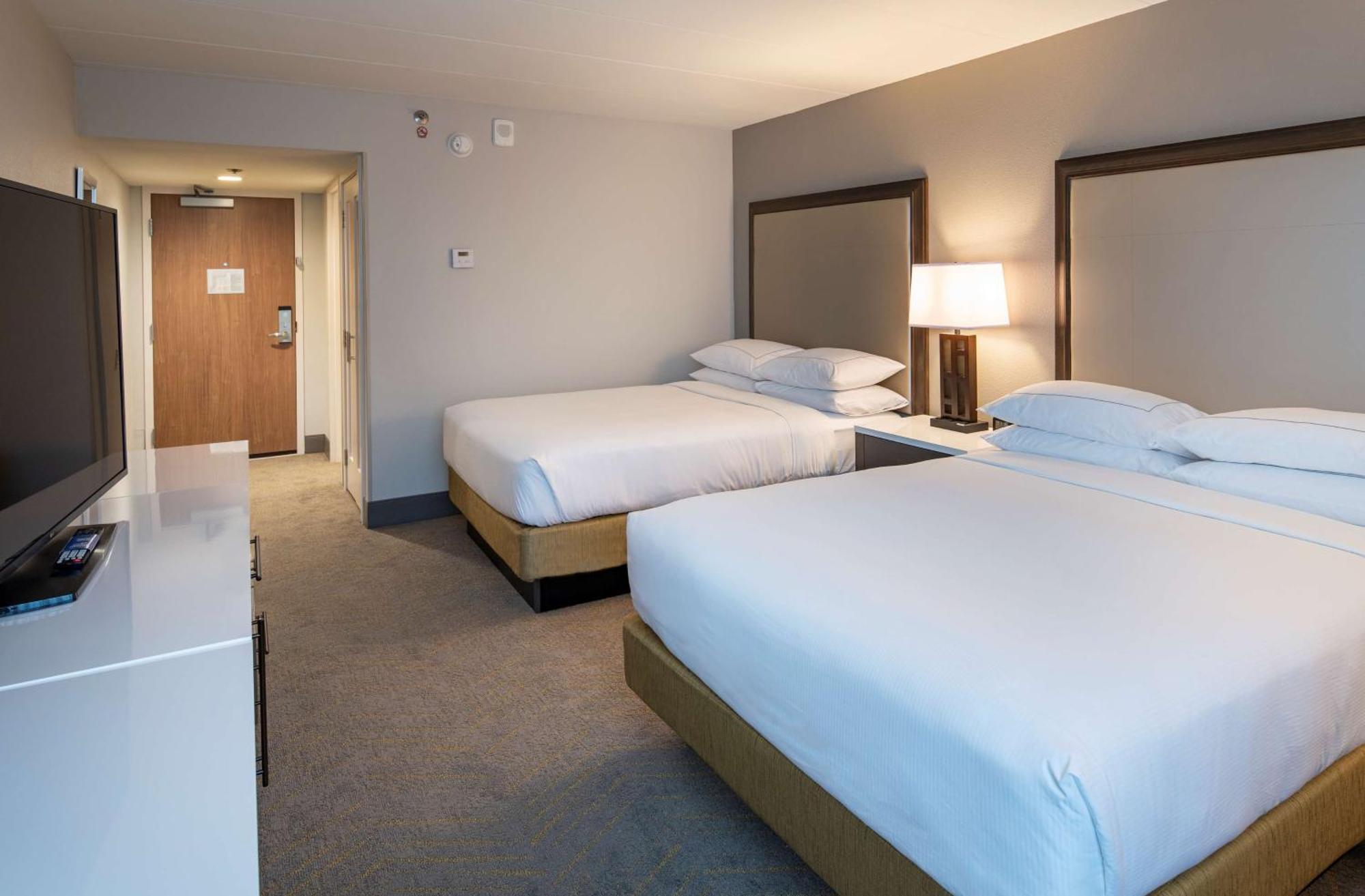 מלון Doubletree By Hilton Madison East מראה חיצוני תמונה