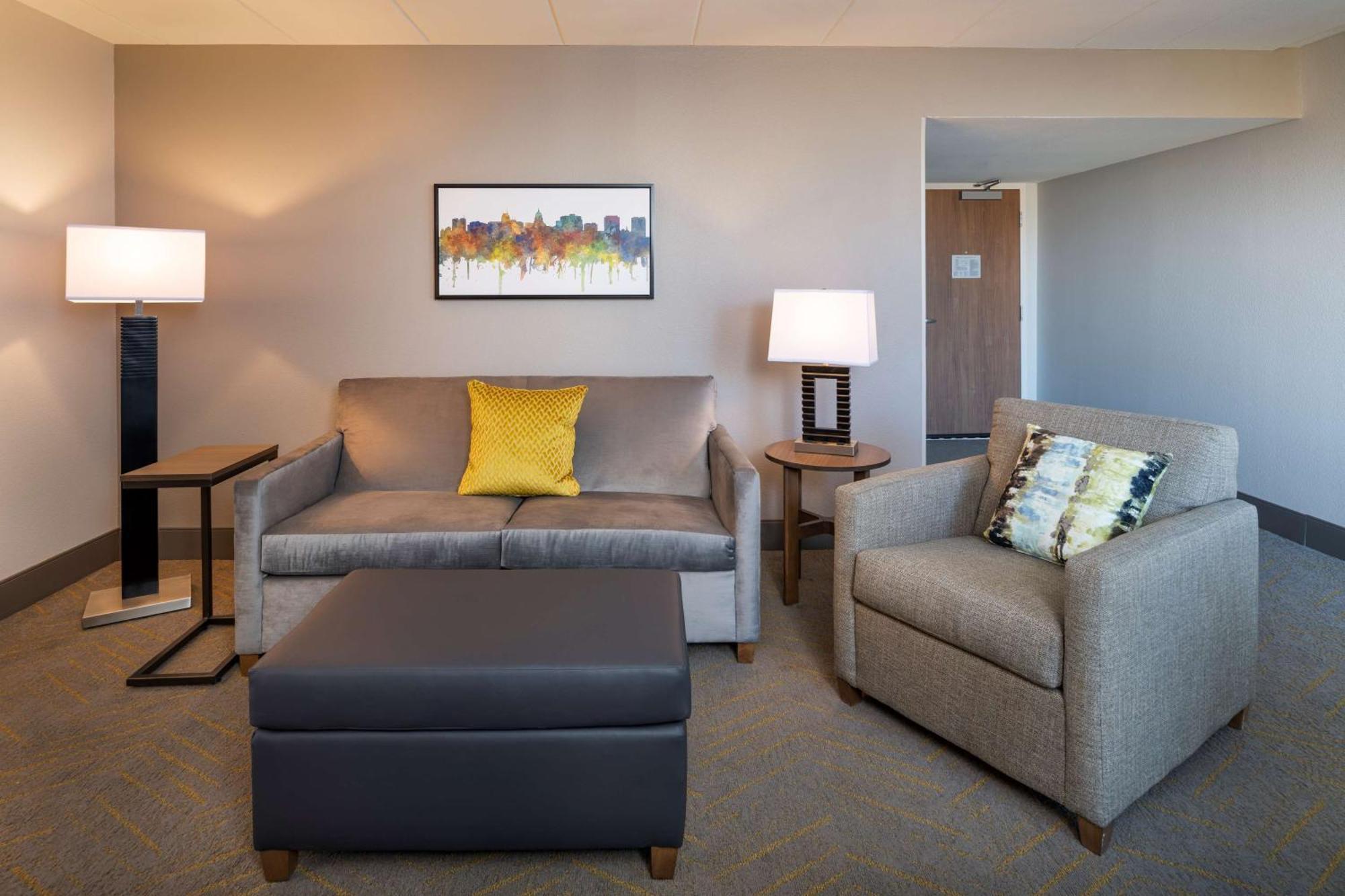 מלון Doubletree By Hilton Madison East מראה חיצוני תמונה