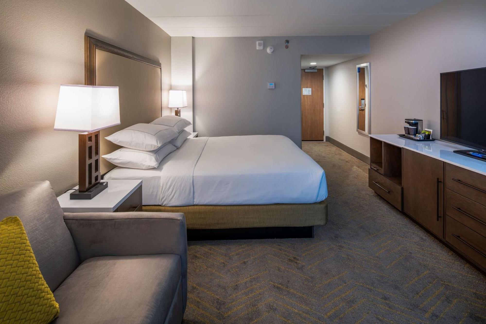 מלון Doubletree By Hilton Madison East מראה חיצוני תמונה