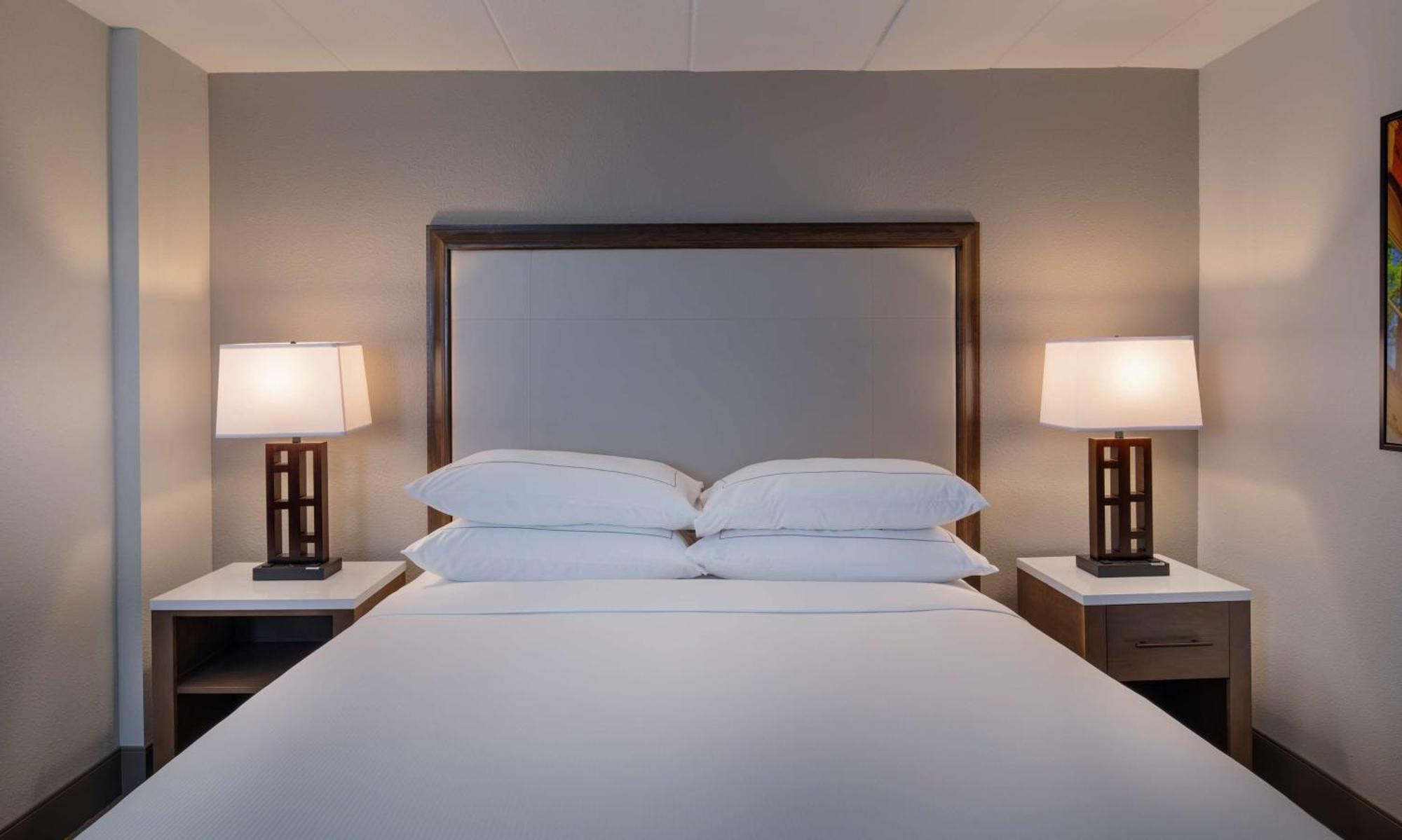 מלון Doubletree By Hilton Madison East מראה חיצוני תמונה