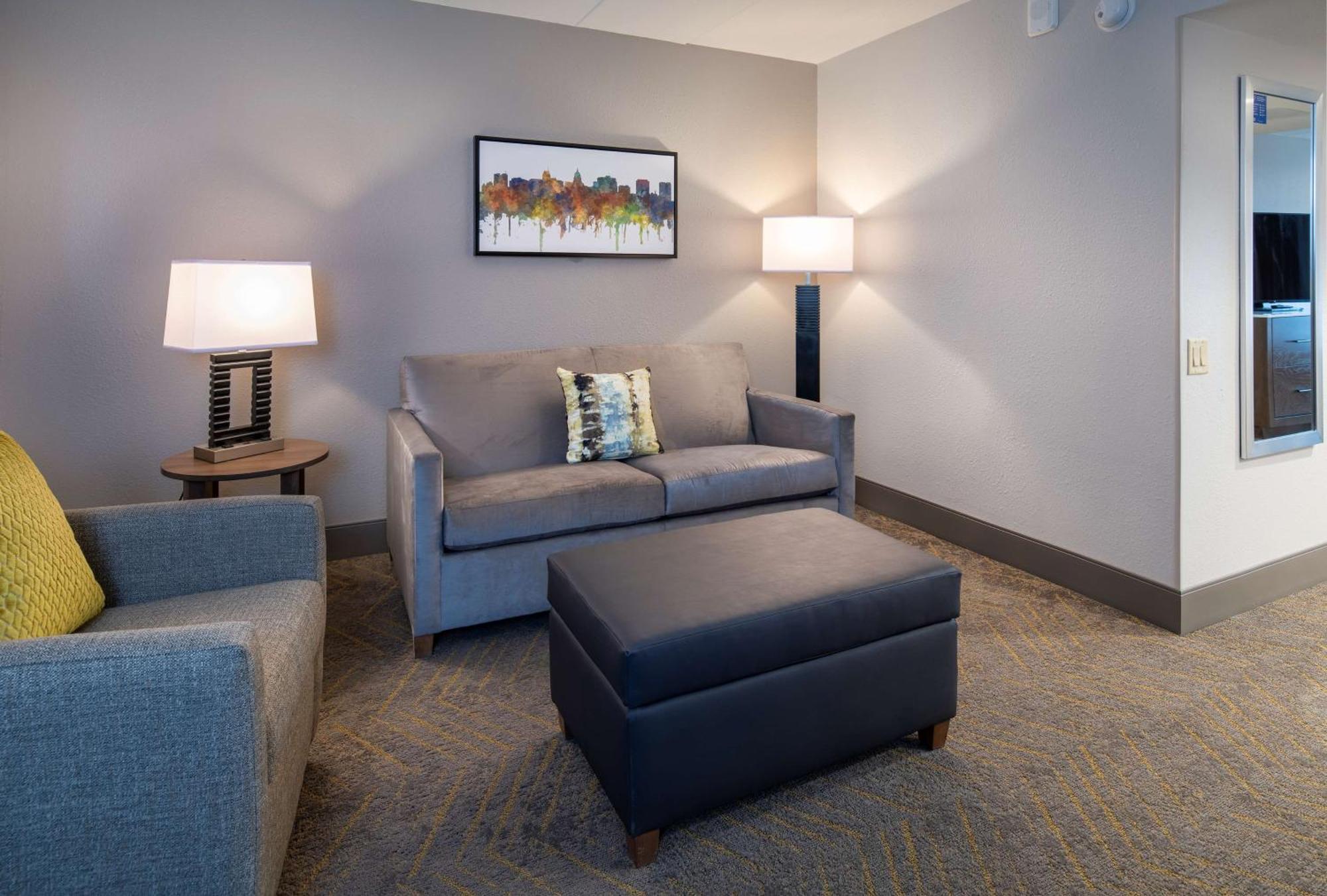 מלון Doubletree By Hilton Madison East מראה חיצוני תמונה