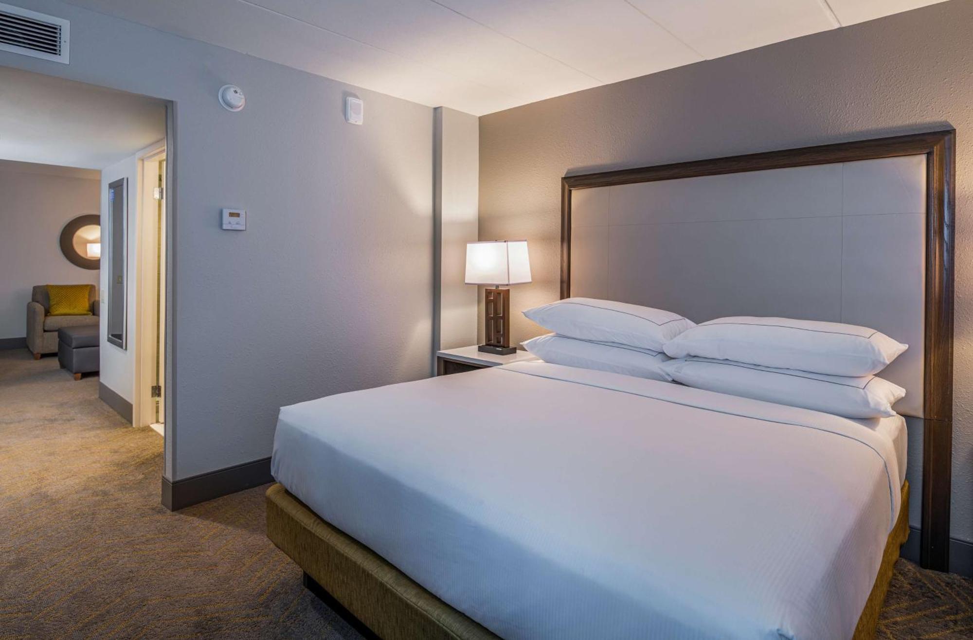 מלון Doubletree By Hilton Madison East מראה חיצוני תמונה