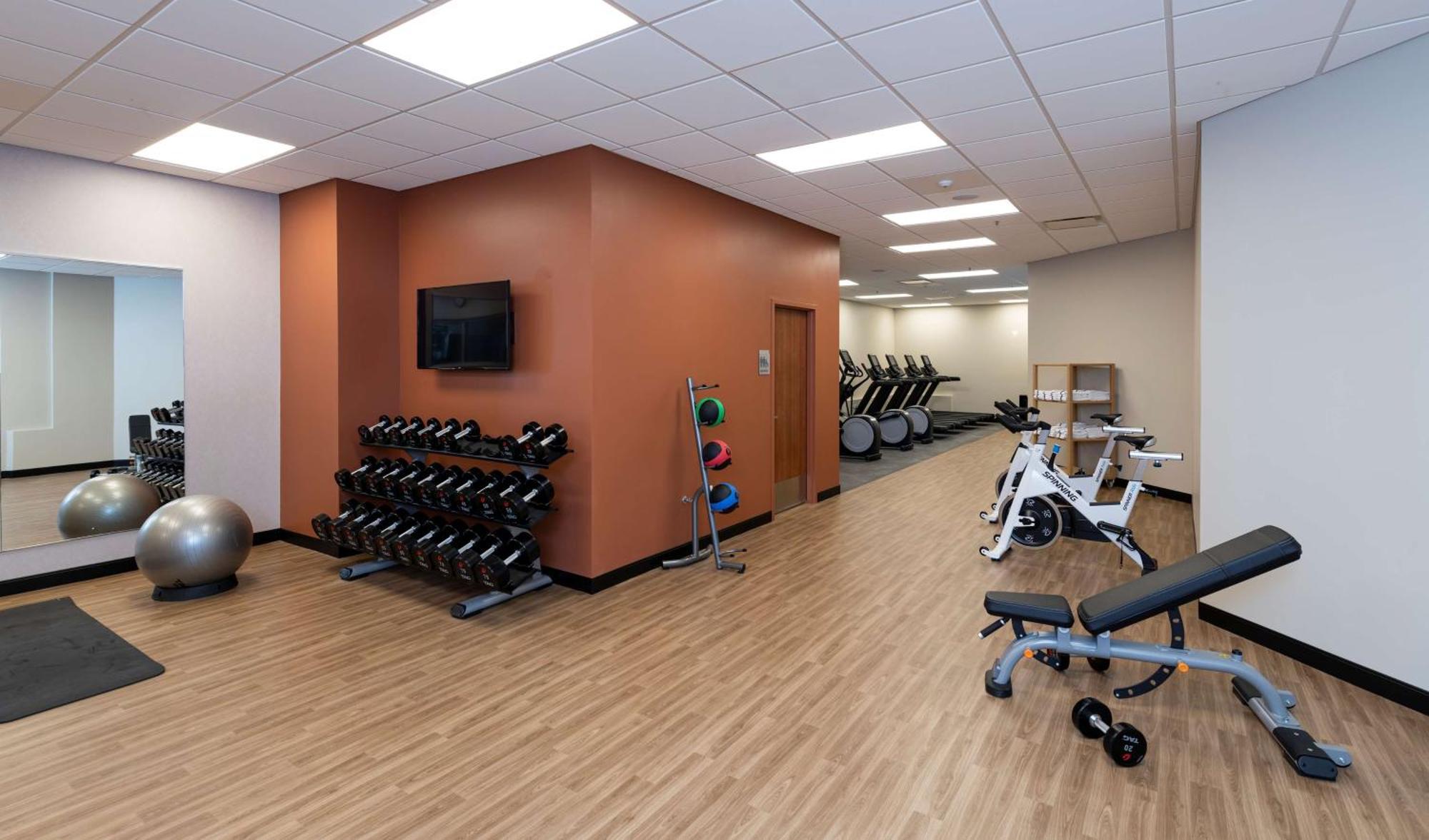 מלון Doubletree By Hilton Madison East מראה חיצוני תמונה