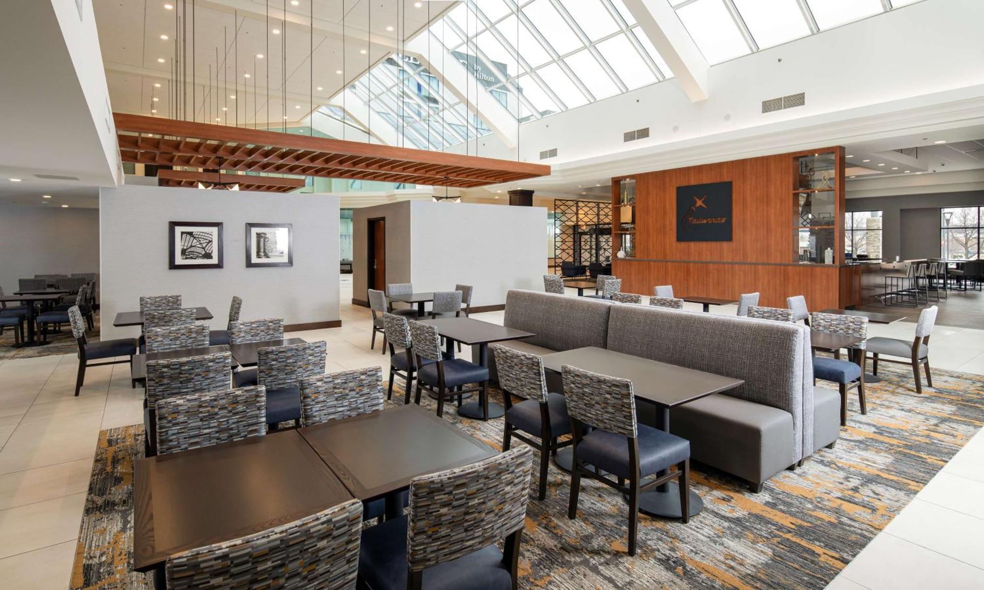 מלון Doubletree By Hilton Madison East מראה חיצוני תמונה