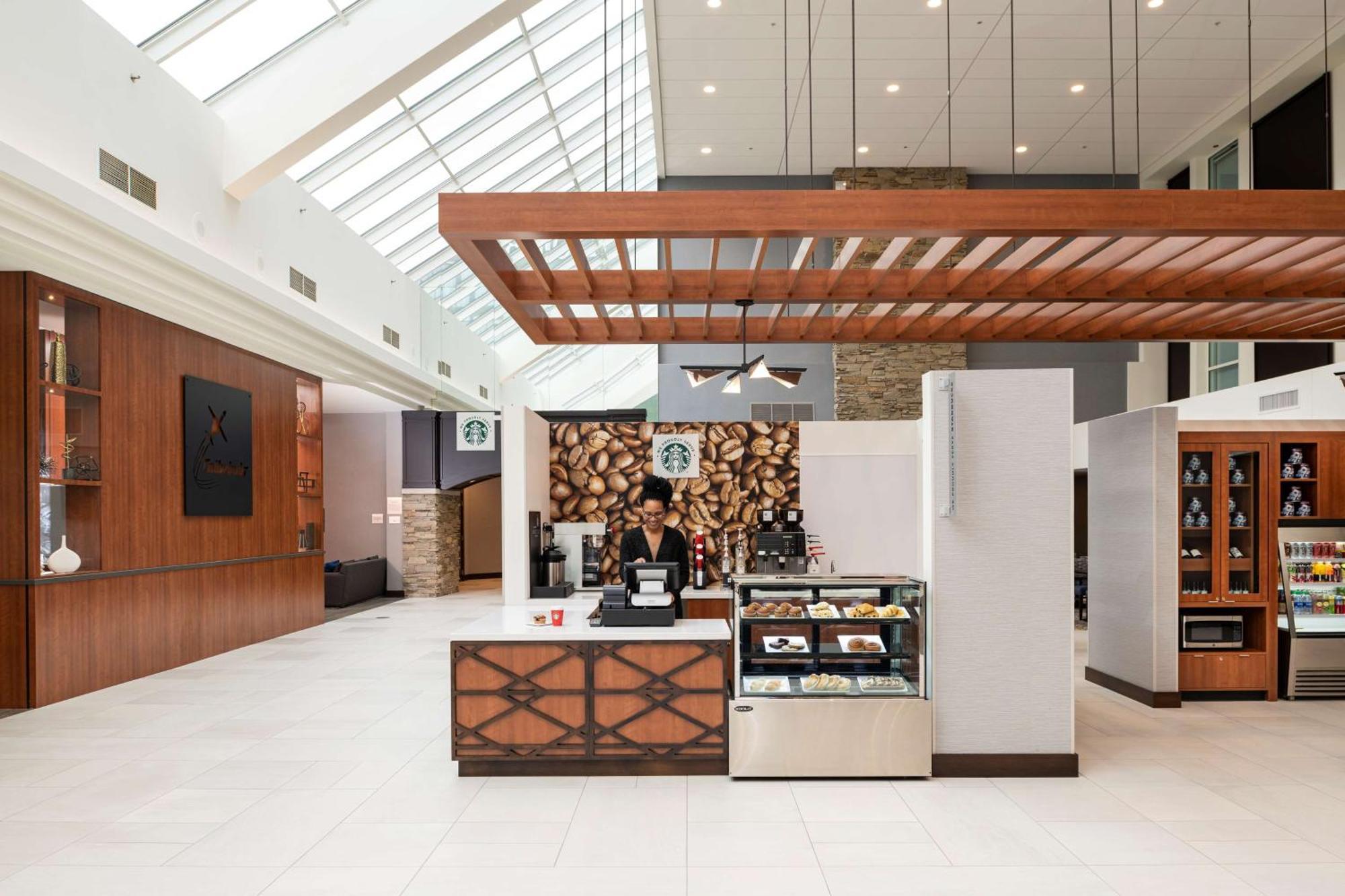 מלון Doubletree By Hilton Madison East מראה חיצוני תמונה